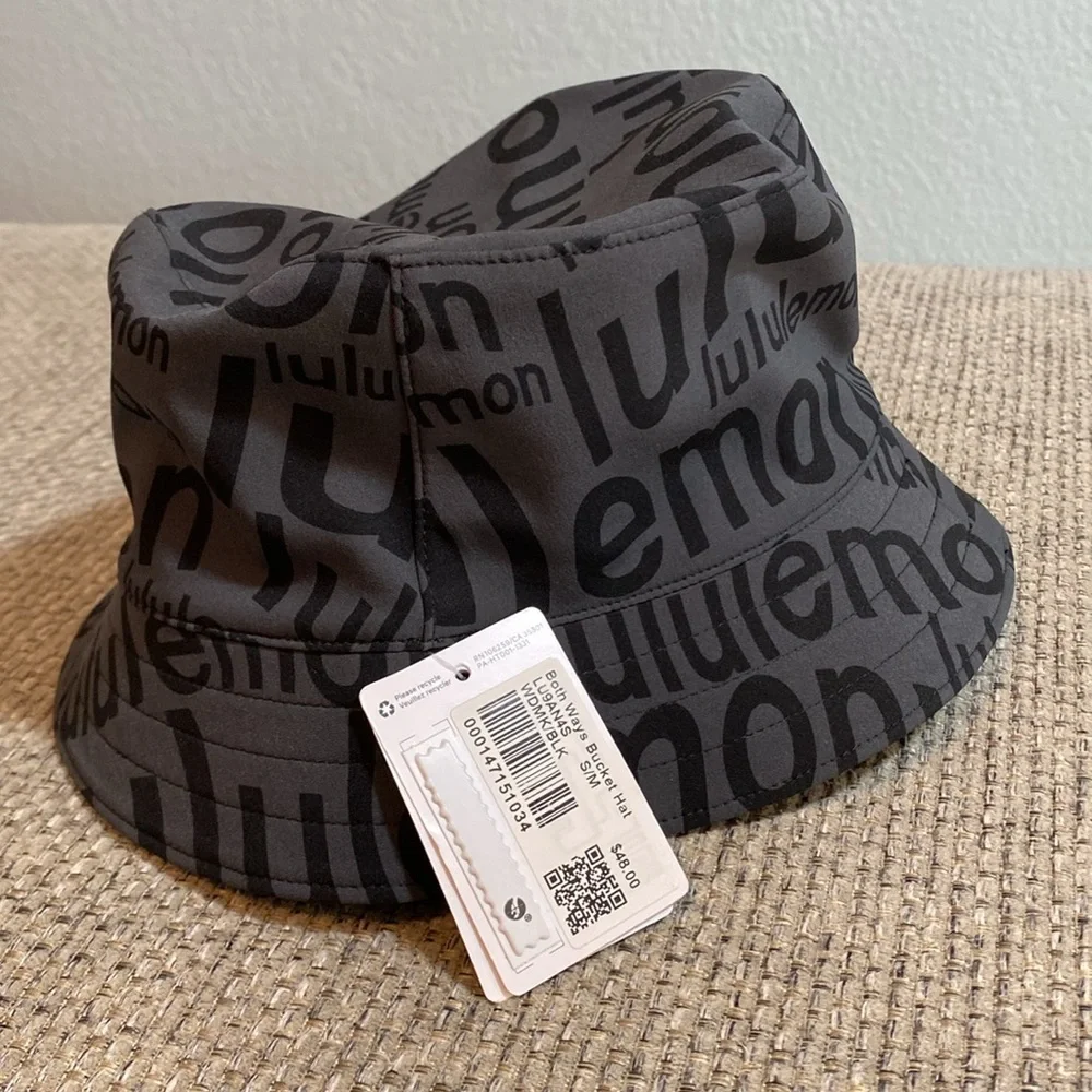 NWT Lululemon Both‎ Ways Bucket Hat Gray Black Graphic szS/M